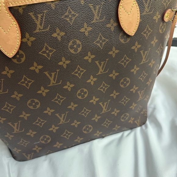 Louis Vuitton Neverfull MM - Picture 3 of 16